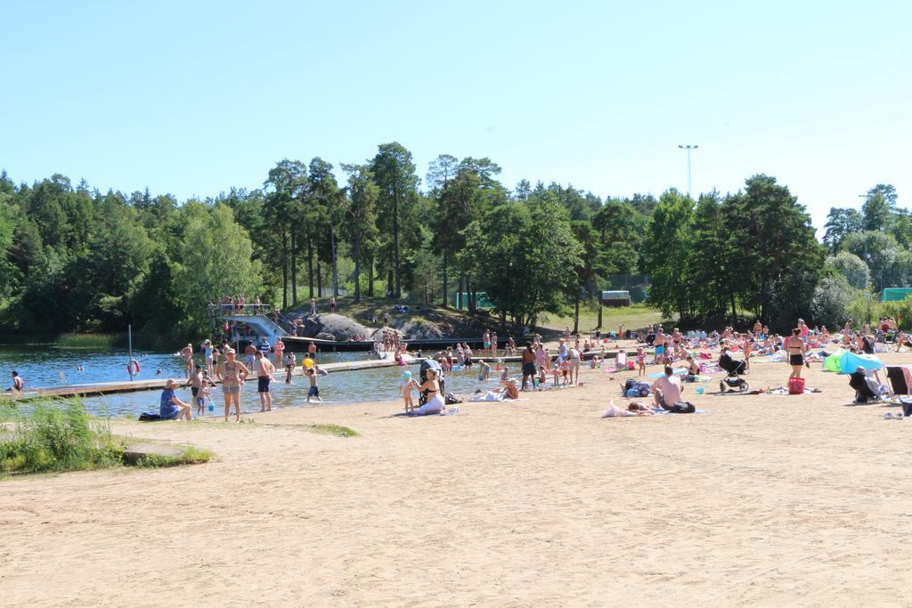Roesjoebaden Camping & Stugby Солентюна Екстериор снимка